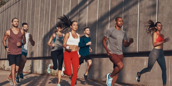 Running-Club mit unterschiedlichen Lauf-Outfits