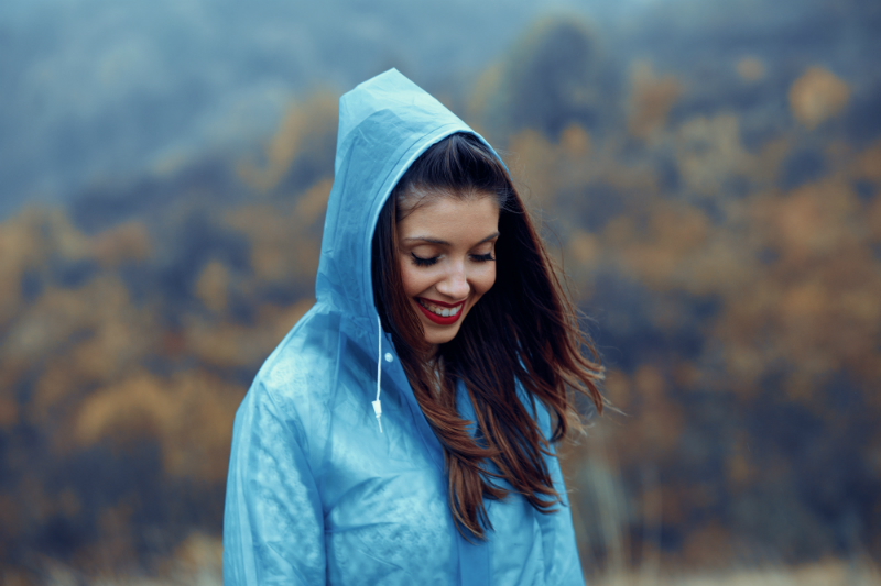 Die Regenjacke für Damen: wasserdicht und atmungsaktiv