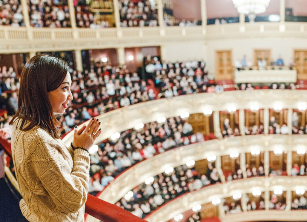 Oper kleidung Dresscode für