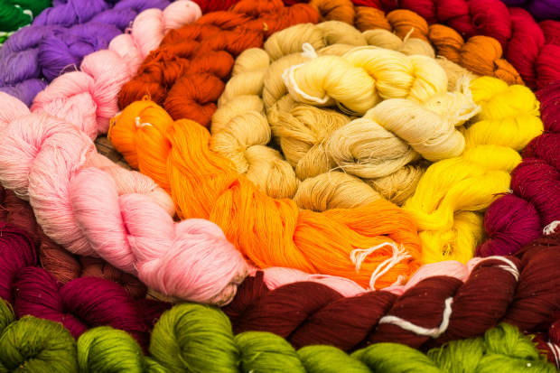 Wolle in verschiedenen Farben