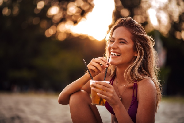 positive-ausstrahlung-wie-grosse-frauen-kleiner-wirken