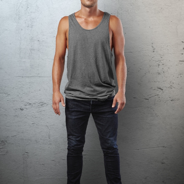 Tanktops fuer Herren mit einer Jeans kombinieren tanktops-richtig-kombinieren