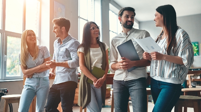 Businessleute im sportlich-eleganten Outfit