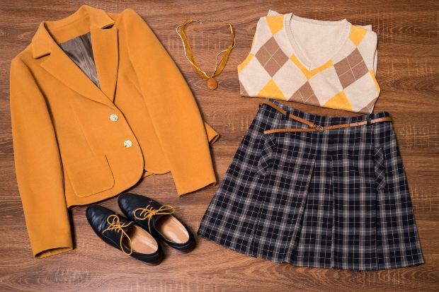 Preppy Chic Essentials - Blazer, Rock, Loafer, Oberteil