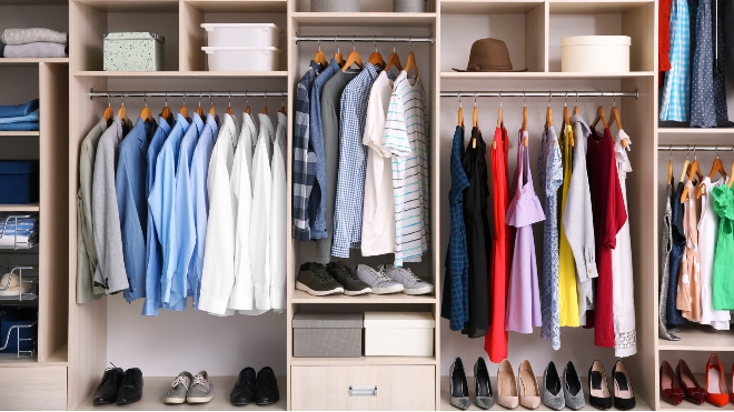 Kleiderschrank sortieren
