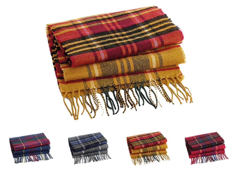 CB489 Beechfield Classic Check Scarf - essenziell für eine Winterwanderung