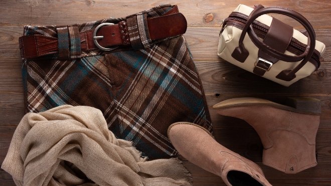 Tartan-Rock mit Accessoires