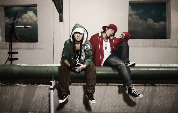 2 junge Leute-Hip-Hp-Style - Rapper Style und Hip Hop-Mode