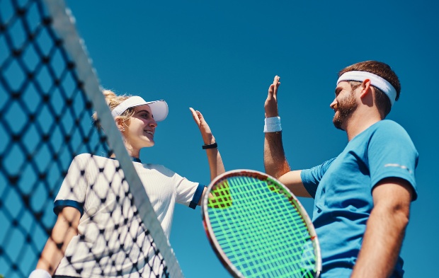 Tennisspieler-in-Polo-Shirts