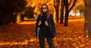 Frau-Herbst-Blazer-Jeans