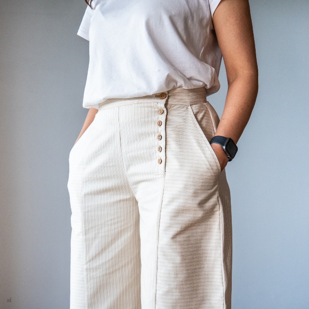 Frau-weisse-Kleidung - Weißes Outfit zusammenstellen