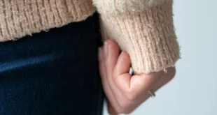 Wollpullover mit Faserknötchen