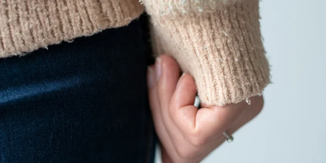 Wollpullover mit Faserknötchen