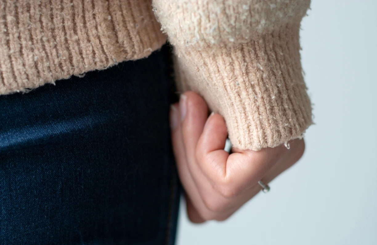 Wollpullover mit Faserknötchen