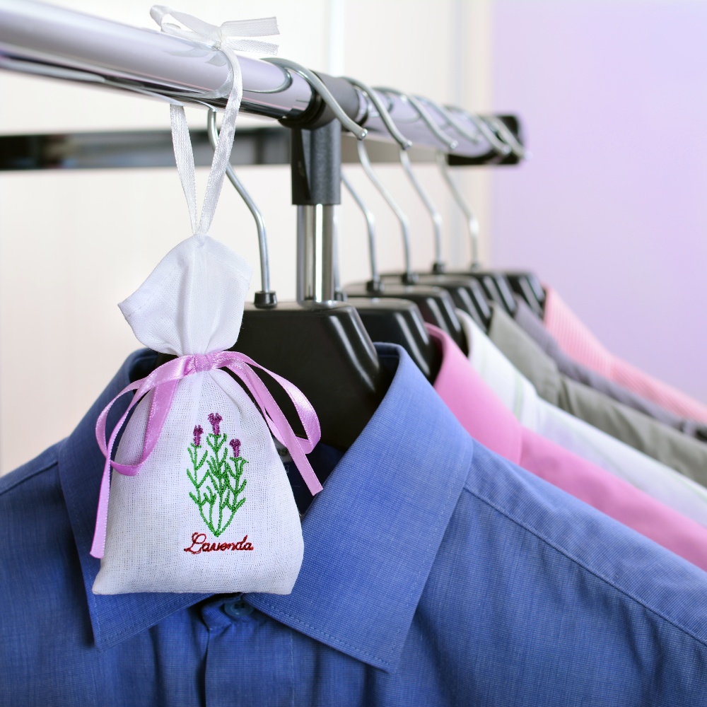 Lavendel-als-Mottenvermeider-für-Kleidung