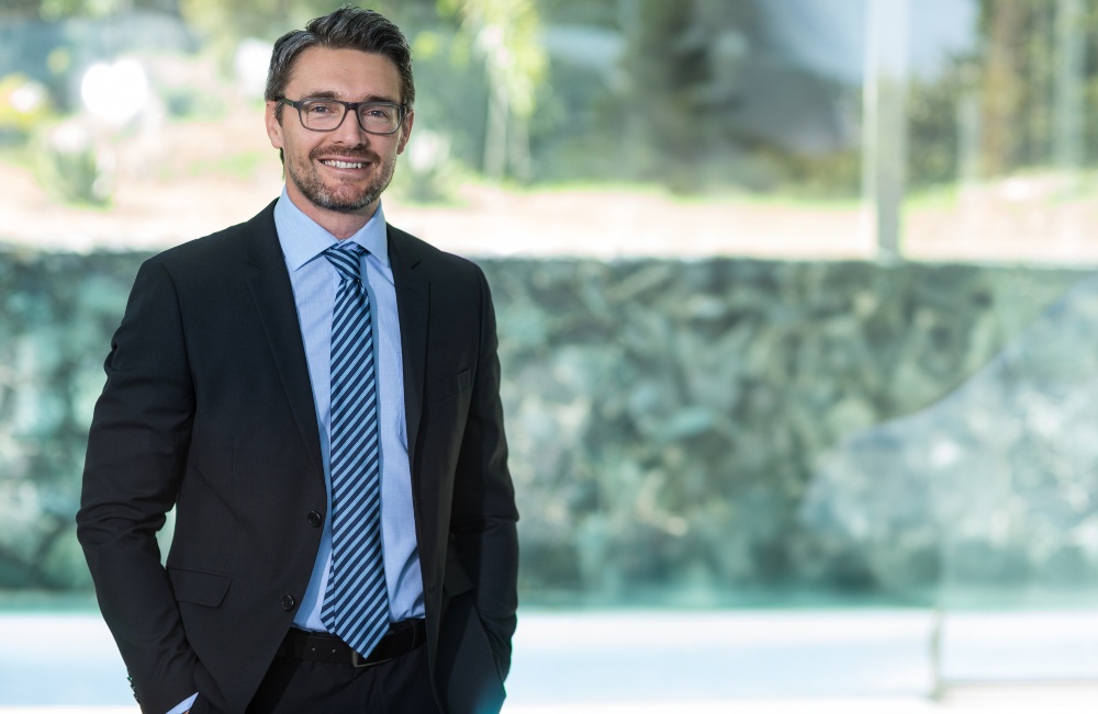 Mit klassischen Farbkombinationen liegt man so gut wie immer richtig Mann-Business-Outfit