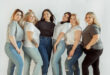 Gruppe von jungen, curvy Frauen mit Basic Outfits