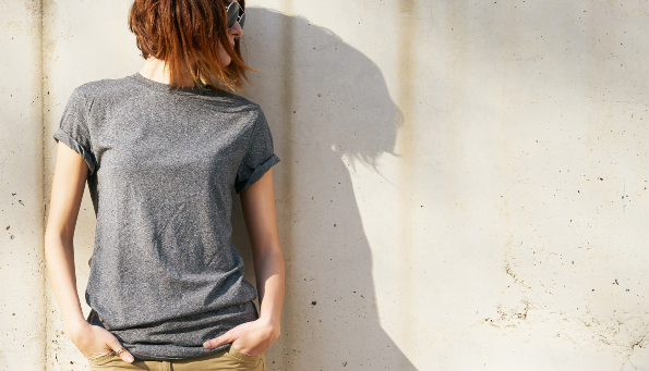 Frau-in-Jersey-Shirt